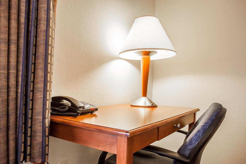 Motel 6 East Windsor, Nj Hightstown מראה חיצוני תמונה